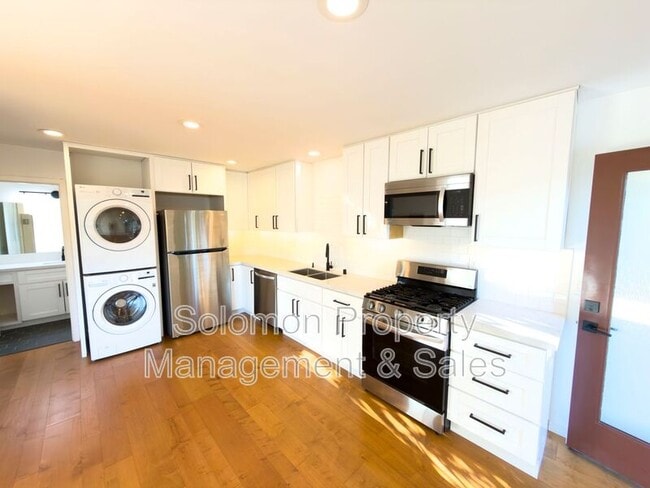 Building Photo - 3302 Avenida De Loyola Unit B