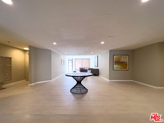 Photo - 935 Westbourne Dr Unit 103