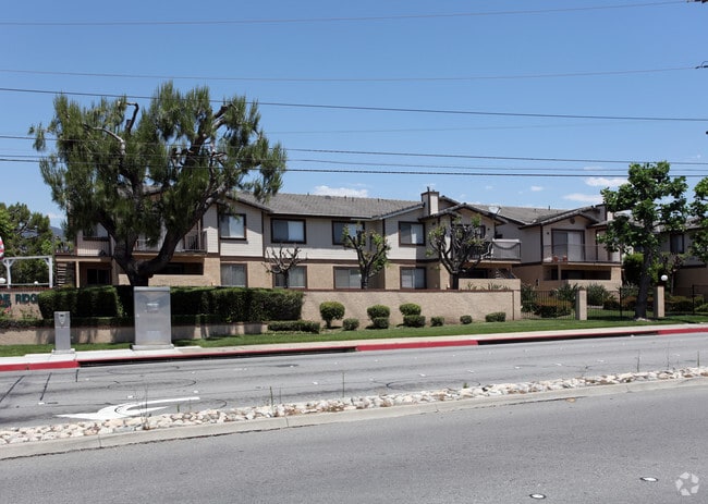 Gladstone Ridge Apartments - Gladstone Ridge Apartments