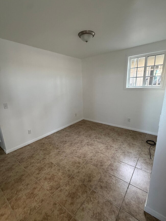 Photo - 3268 National Ave Unit B
