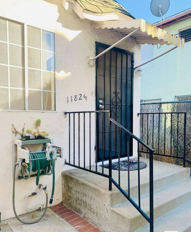 Photo - 1182 N Kingsley Dr Townhome