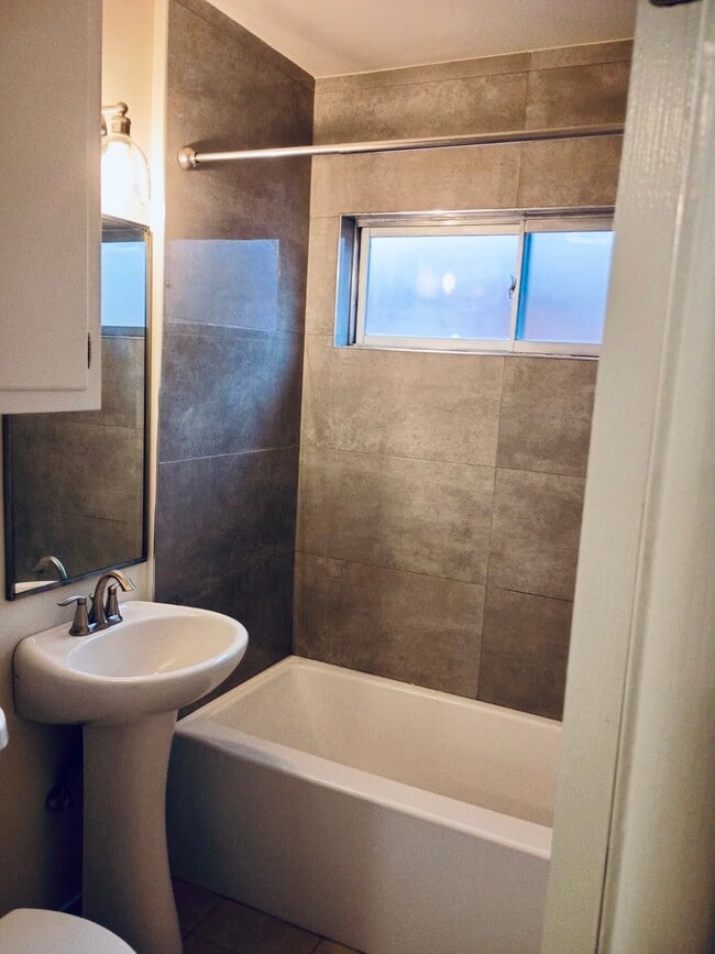 Photo - 9111 Cattaraugus Ave Unit B