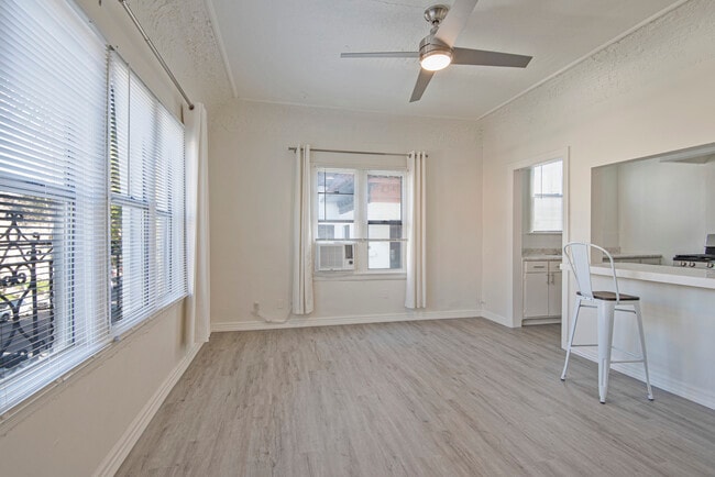 Photo - 121 N Kenmore Ave Condo Unit 201