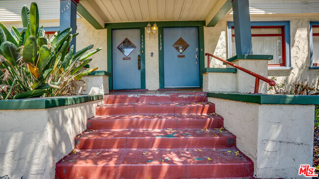 Building Photo - 1130 S Hoover St Rental