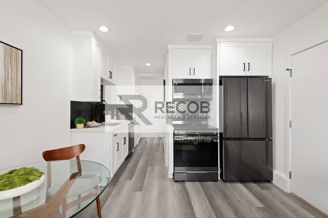 Photo - 5144 Manchester Rd Unit 4