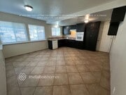 Photo - 526 W Hoffer St