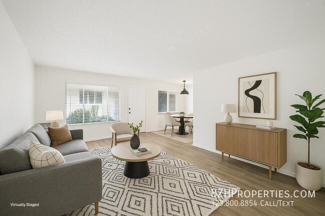 Building Photo - 7209 Willoughby Ave Unit 2