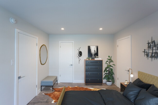 Photo - Hayden on Hollywood