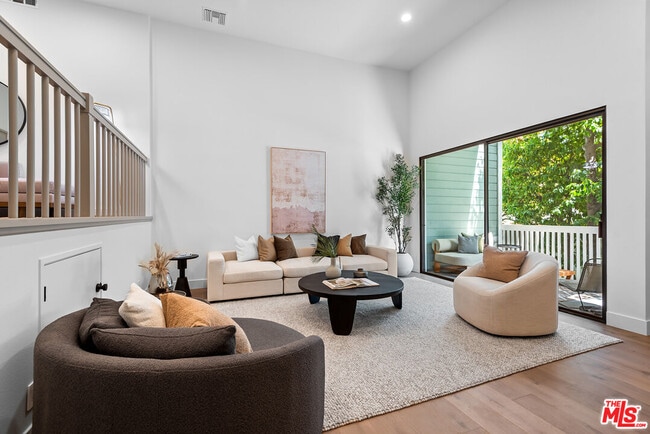 Photo - 3516 Vía Dolce