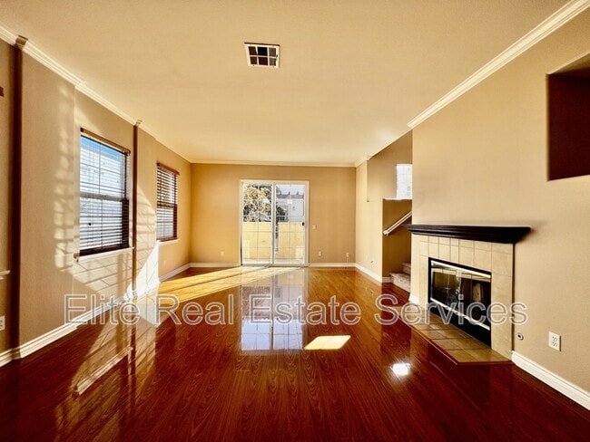 Photo - 750 Broadway