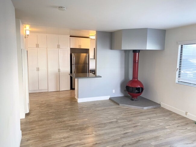 Building Photo - 521 Indiana St Unit #2