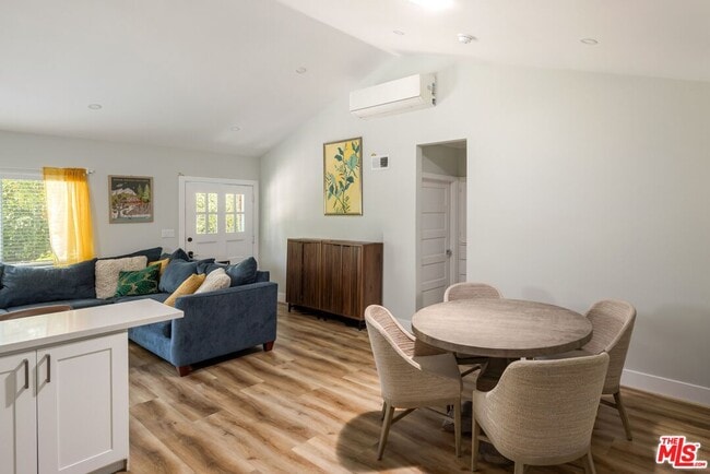 Photo - 1154 N Ogden Dr