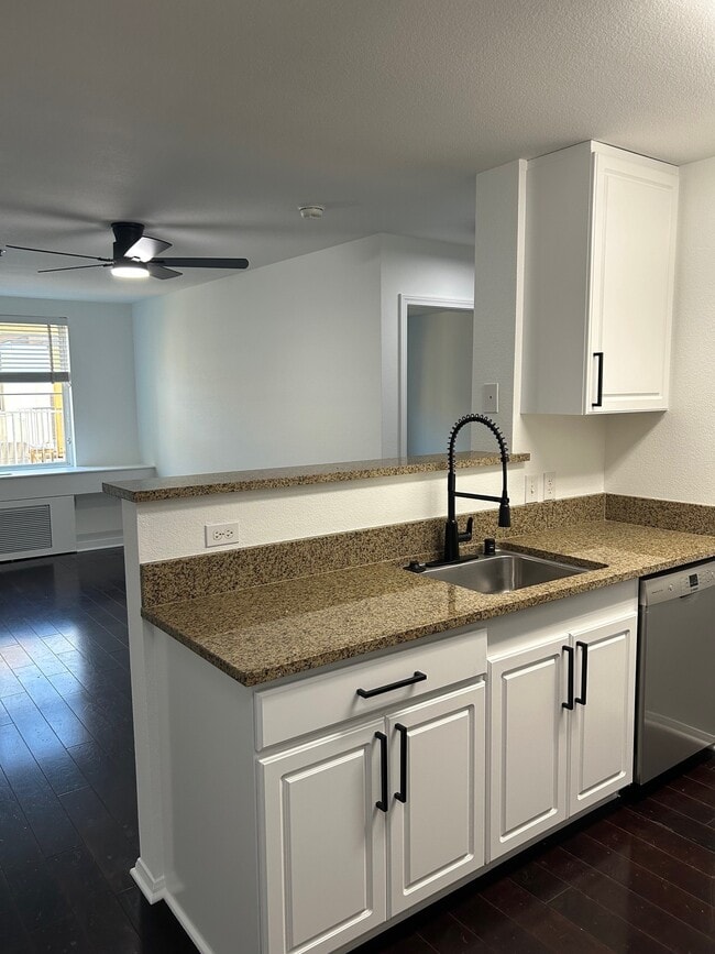 Photo - 1970 Columbia St Unit 514