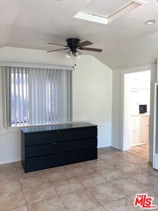 Photo - 2380-2380 1/2 Allesandro St