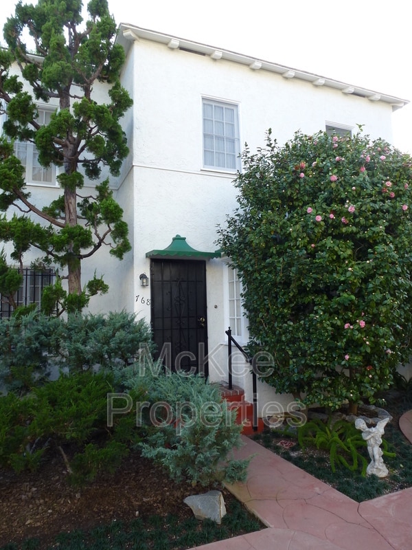 Building Photo - 768 D Ave