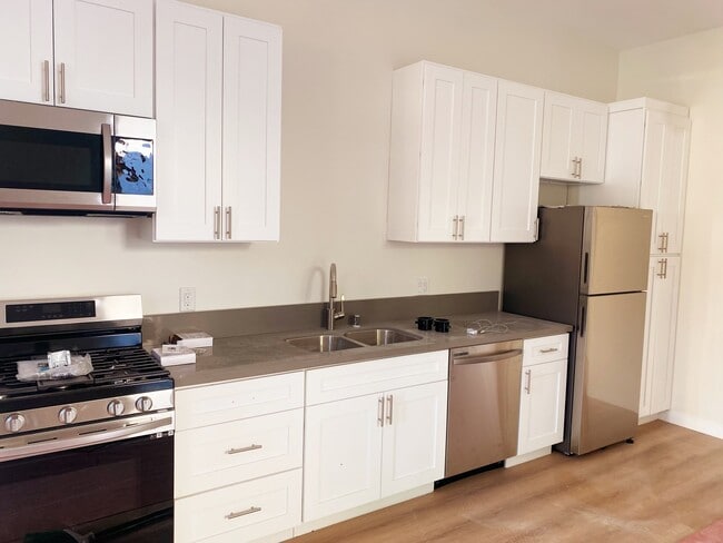 Building Photo - 3110 Carlyle St Unit 3108.75 Rental