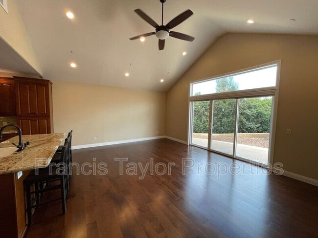 Photo - 14398 Harvest Crescent