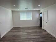 Photo - 5872 Towne Ave