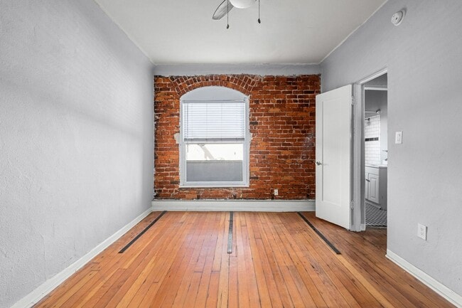 Photo - 109 S Normandie Ave