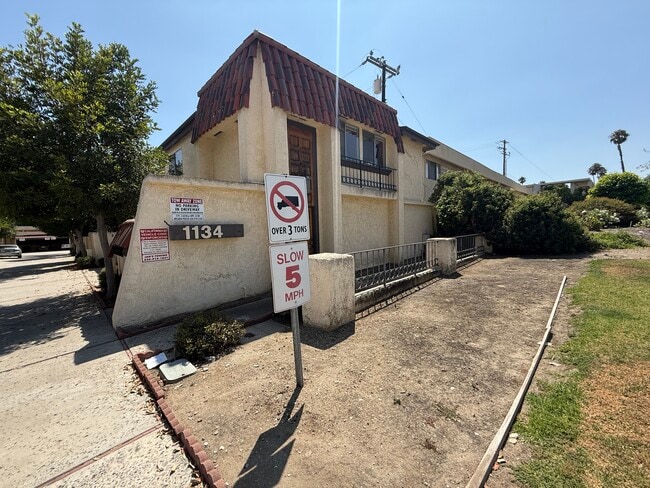Building Photo - 1134 W Huntington Dr Rental