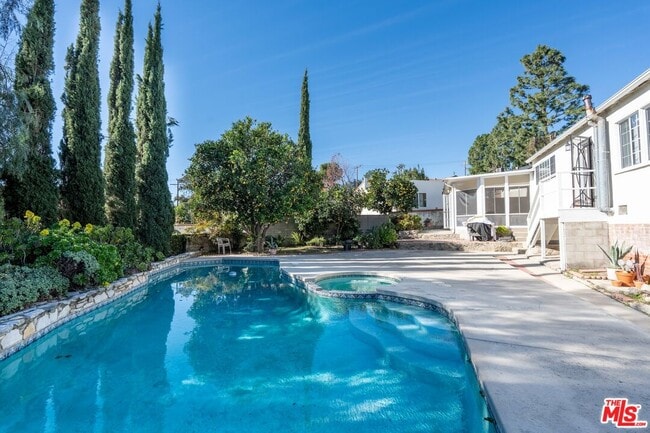 Building Photo - 3340 Alabama St