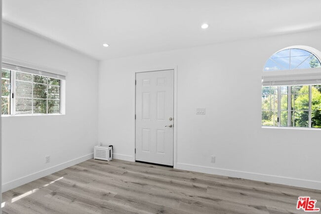 Photo - 5543 Fallbrook Ave