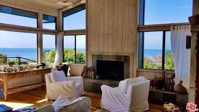 Photo - 31533 Victoria Point Rd