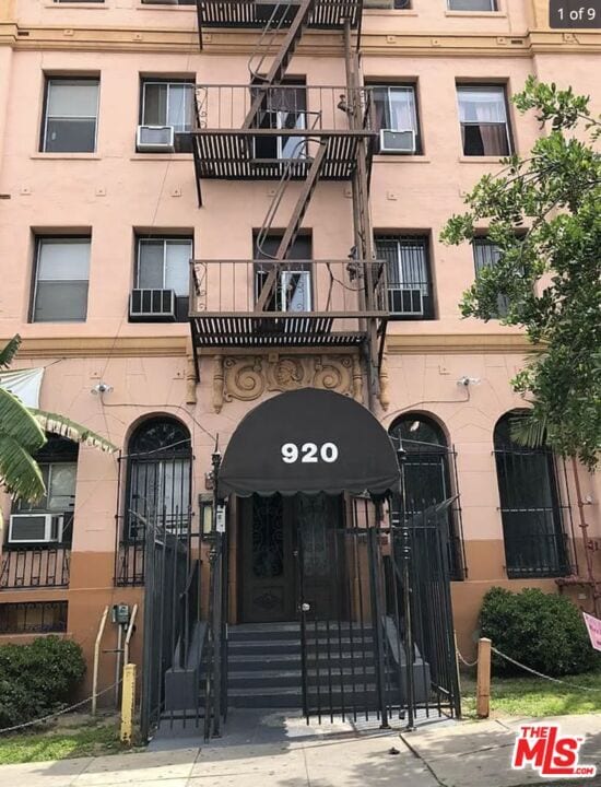 Photo - 920 S Hobart Blvd Unit 104