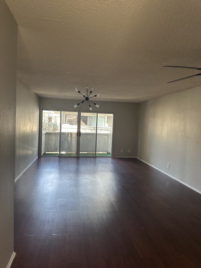 Building Photo - 20134 Leadwell St Unit 208