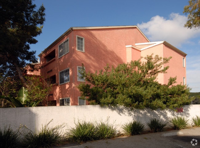 Building Photo - 4810 S La Brea Ave # DON