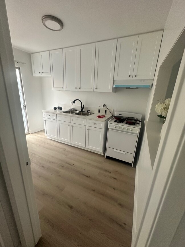 Photo - Zelzah Avenue Apartments