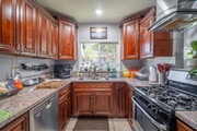 Cozy Kitchen - 2703 Gates Ave House