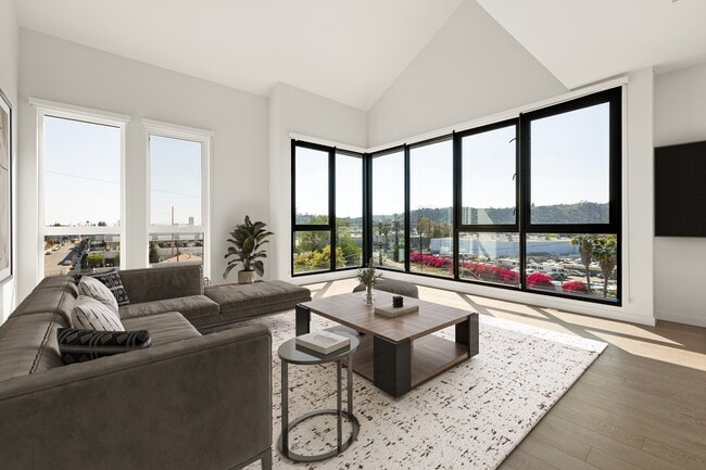 Avenue 34 - Avenue 34 Apartments