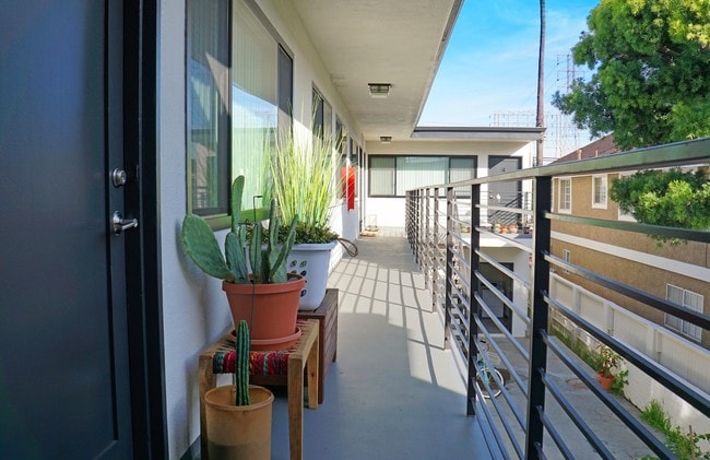 Photo - 2500 Mathews