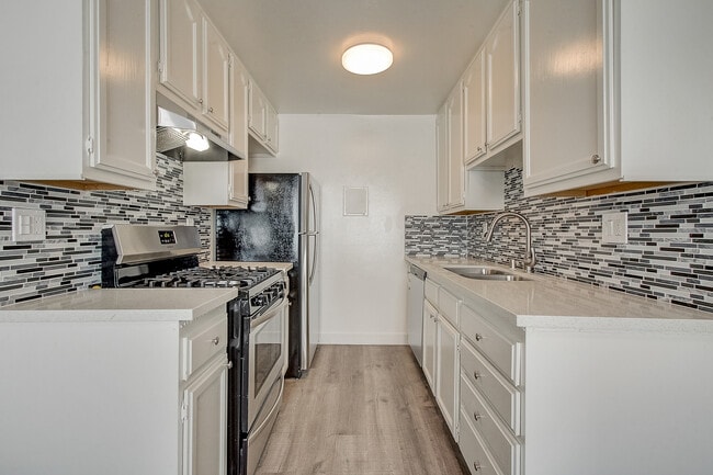 Photo - Gilmore-Hamlin Apartments