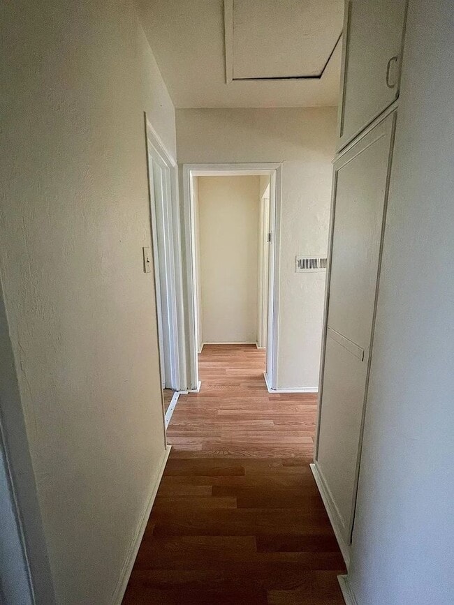 Building Photo - Figueroa Unit B