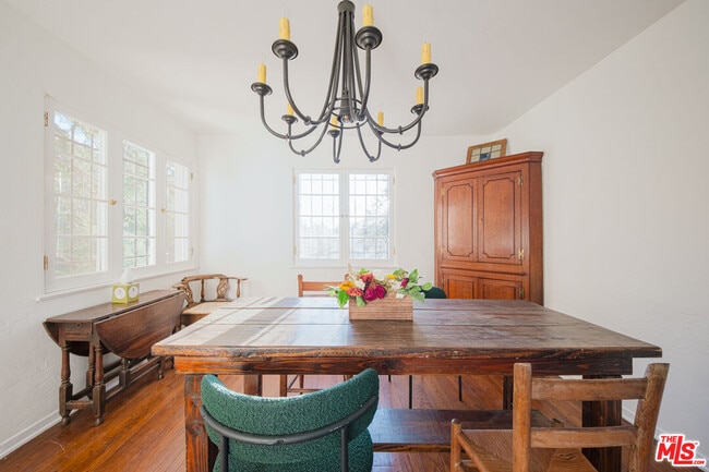 Photo - 3015 Beachwood Dr