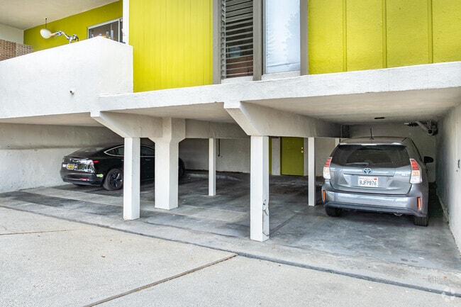 Parking - Ivy on Harvard