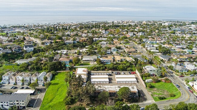 Photo - Beautifully Remodeled 1 BD, 1 Mile to beach Unit 28