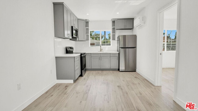 Photo - 5377 Manzanar Ave