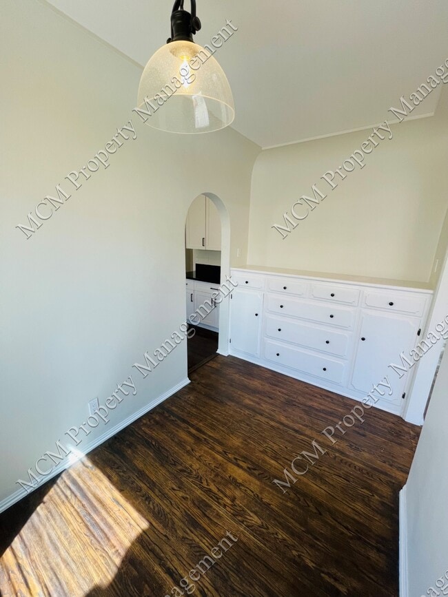 8137 Breakfast Nook - 8137 Blackburn Ave Unit 8137