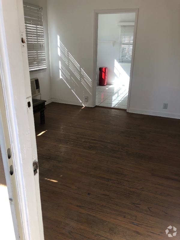 Building Photo - 1807-18011 Grace Ave Rental