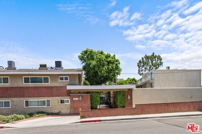 Building Photo - 4610 Densmore Ave Unit 12 Rental