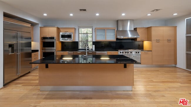 Photo - 143 Union Jack Mall