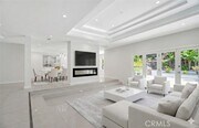 Photo - 4450 Hayvenhurst Ave