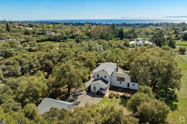 Building Photo - 875 San Ysidro Rd Rental