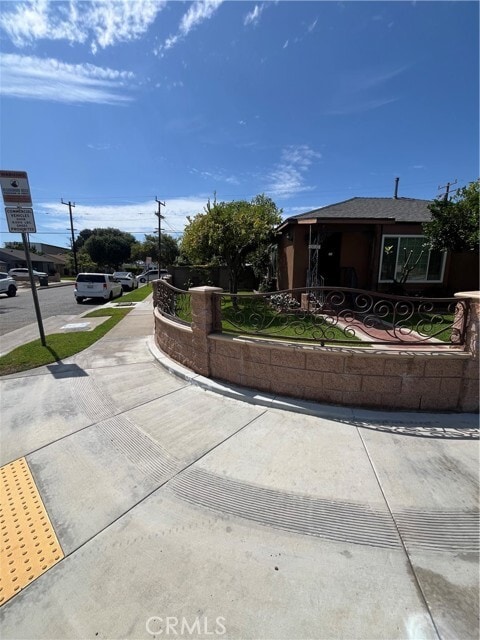 Photo - 10547 Garfield Ave