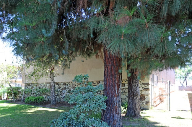 Photo - Stuart Apartments