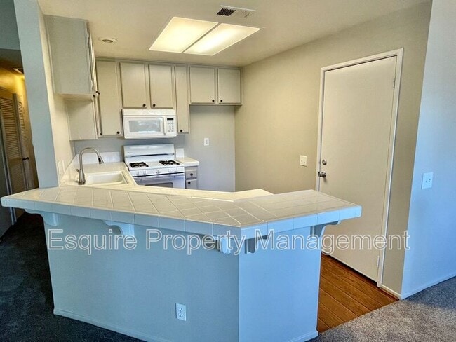 Photo - 2075 Blackberry Cir