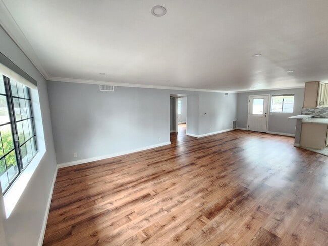 Building Photo - 21217 De la Guerra St Unit B